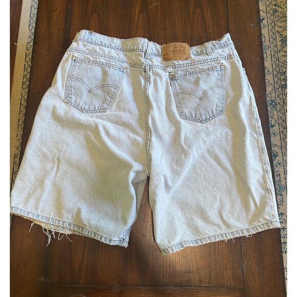 Vintage Levi's 550 Light Wash Distressed Denim Jean Shorts Jorts Size 42" Waist - Picture 3 of 13